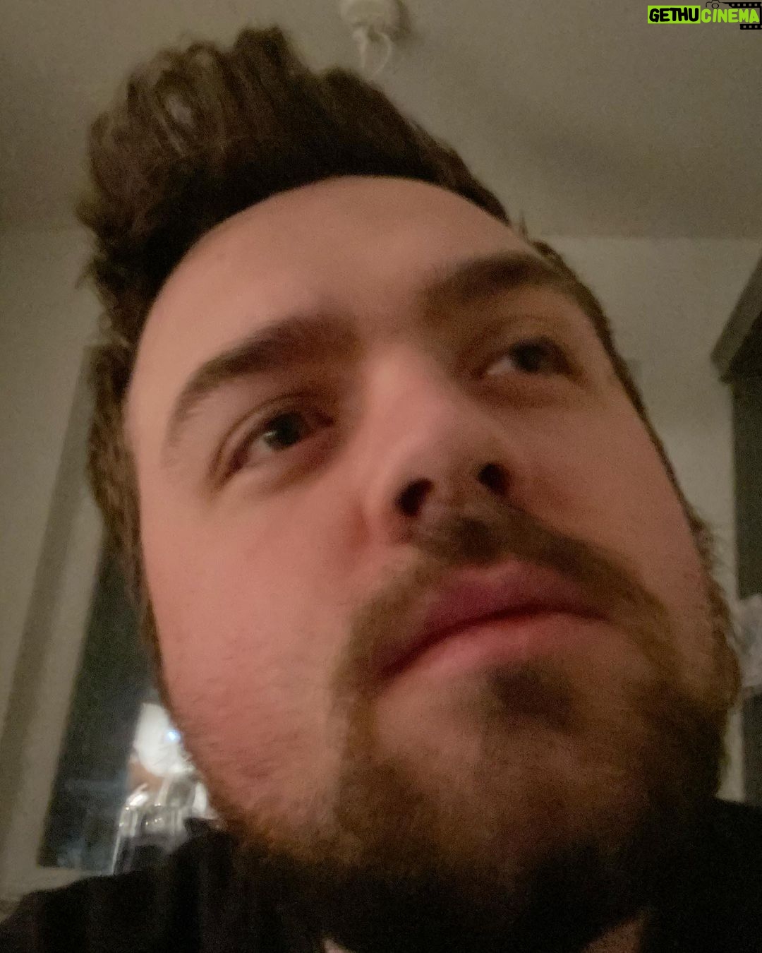 Carl Stanley Instagram - Mitt nyaste konstverk. Bildserien: ”En förvirrad man upptäcker sitt eget kaffe.”
