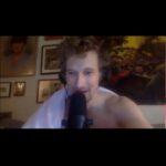 Carl Stanley Instagram - Sätt era Nuggets på kylning och låt glöggen fullkomligt TA ÖVER! Nu är ett nytt Tombola Podcast i allas liv. Släpp in Tombola i ditt hjärta och Tombola kommer att ge dig känslan av ”men vafan är detta...”. Och DEN KÄNSLAN hittar man inte överallt! Jag vill tacka @_marcusberggren för att han åtminstone försöker dölja sin nakna kropp när vi spelar in. Filmad version och ett extrasnack finns ute för alla som är patreons. Akta huet.