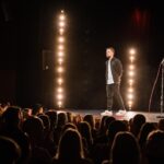 Carl Stanley Instagram - Denna turnén är det roligaste och förhoppningsvis bästa jag någonsin gjort! Varenda kväll Akta Huet spelats har det varit slutsålt och jag är så fruktansvärt tacksam för det ska ni veta. Att ni vill ge mig en del av er kväll och låta mig fylla den med mitt skojeri är helt fantastiskt. Vi kör några veckor till nu i vår, det finns lite platser kvar på ett par ställen, sen kör vi vidare hela hösten. Vi som inte setts, jag hoppas vi ses då <3 Akta huet