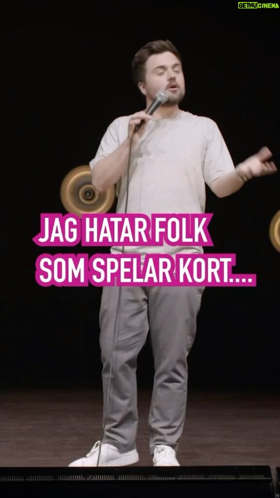 Carl Stanley Instagram - Åker på ny Sverigeturné nu! Nytt material! Länk i bio!