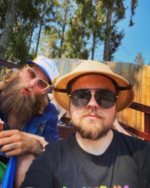 Carl Stanley Instagram - Varit på svensk sommarsafari. Såg en tant som skällde ut sin gubbe för att han fick solsting, ett tvillingpar i billabong-linnen, 600 barn som ville gå hem, en utskälld sommarjobbare och en pappa som hade blandat ihop familjeutflykt med svensexa.
The Big Five. 
#aktahuet