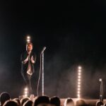 Carl Stanley Instagram - Hösten närmar sig och då fortsätter Akta Huet-turnén🚁 Jag har aldrig någonsin haft så roligt som jag haft på denna turnén! Tack alla som som redan sett showen och alla som redan köpt biljett till hösten❤️ Länk i bio om du vill komma och kolla! 📸: @alexsoderling