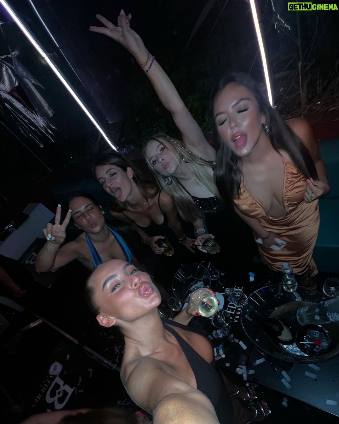 Carla Talon Instagram - end of summer back home ❤️ Dubai, United Arab Emirates