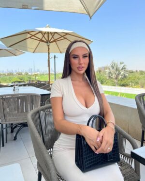 Carla Talon Instagram - too sweet 🤍 @FashionNova