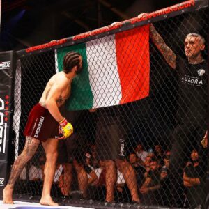 Carlo Pedersoli Jr. Instagram - Invincibile ed eterna 🇮🇹 #CPJr #SkyIsTheLimit #Semento