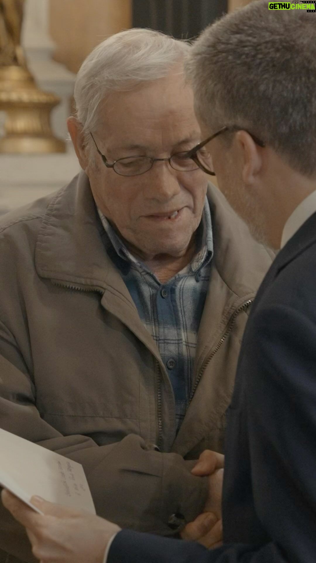 Carlos Moedas Instagram - Bem-vindos à semana do presidente. 👋🏼 Semana marcada pela atribuição de mais chaves de habitações e assinatura do protocolo que regula a cobrança da taxa turística aos passageiros de cruzeiros. #semanadopresidente #lisboa #cmlisboa