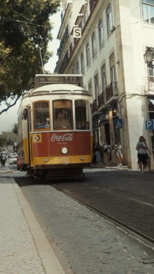 Carlos Moedas Instagram - Estamos a Fazer Lisboa na mobilidade:
✅ Transportes públicos gratuitos 
✅ Introdução da 5ª circular
✅ Gratuitidade da GIRA 
✅ Expansão da Rede GIRA (50 novas estações)
✅ Auditoria externa e independente à rede ciclável
✅ Reposição dos sentidos de trânsito nas laterais da Av. da Liberdade 
✅ Acordo com os operadores de mobilidade suave (menos trotinetas em circulação, menor velocidade e zonas de estacionamento)
✅ Mais 4 mil novos lugares de estacionamento na EMEL
✅ Projeto-piloto “Amarelo”
✅ 15 novos elétricos articulados 
✅ 44 novos autocarros elétricos 
✅ 6 de novas Carreiras de Bairro da Carris

#mobilidade #fazerlisboa #lisboa #cmlisboa