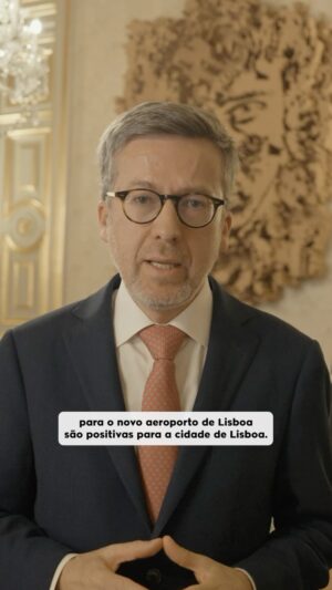 Carlos Moedas Instagram - ✈️❗️ Proximidade, obras na Portela e rapidez na decisão é o que defendo e sempre defendi. A Comissão Técnica deu o seu parecer. Falta agora uma decisão política que espero que seja a primeira decisão do novo governo.

#aeroportolisboa #lisboa #aeroporto