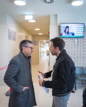 Carlos Moedas Instagram - ➡️ Num momento em que os portugueses sentem tanta fricção na saúde, Lisboa apresenta soluções. Estamos a construir um Estado Social Local que ajuda e apoia as pessoas. Fazêmo-lo com o Plano de Saúde Lisboa 65+ e em momentos como este, inaugurando mais uma Unidade de Saúde. A Unidade de Saúde do Beato vai dar resposta a cerca de 15 000 utentes com uma unidade de recursos assistenciais partilhados e uma unidade de cuidados na comunidade.

#saude #lisboa #beato #jfbeato #cmlisboa