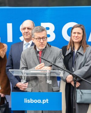 Carlos Moedas Instagram - ➡️ Num momento em que os portugueses sentem tanta fricção na saúde, Lisboa apresenta soluções. Estamos a construir um Estado Social Local que ajuda e apoia as pessoas. Fazêmo-lo com o Plano de Saúde Lisboa 65+ e em momentos como este, inaugurando mais uma Unidade de Saúde. A Unidade de Saúde do Beato vai dar resposta a cerca de 15 000 utentes com uma unidade de recursos assistenciais partilhados e uma unidade de cuidados na comunidade.

#saude #lisboa #beato #jfbeato #cmlisboa