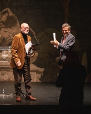 Carlos Moedas Instagram - 🏅 Atribuímos a Medalha de Mérito Cultural ao homem e mestre que revolucionou o bailado no nosso país e levou Portugal ao mundo. Obrigado, Vasco Wellenkamp. 

#medalha #cultura #lisboa #cmlisboa