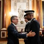 Carlos Moedas Instagram – 🎖️ Homenageámos aqueles que dão a vida por Lisboa: os nossos polícias municipais. Entregámos a Medalha de Bons Serviços Municipais aos agentes Luís Rodrigues, Germano Silva, Nuno Martins, Mário Caldeira, João Gomes, António Tomaz, Luís Rosário, Pedro Nunes e Maria José Parreira como reconhecimento do que fizeram e fazem todos os dias por Lisboa. Obrigado pelo vosso trabalho.

#policiamunicipal #lisboa #cmlisboa