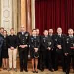 Carlos Moedas Instagram – 🎖️ Homenageámos aqueles que dão a vida por Lisboa: os nossos polícias municipais. Entregámos a Medalha de Bons Serviços Municipais aos agentes Luís Rodrigues, Germano Silva, Nuno Martins, Mário Caldeira, João Gomes, António Tomaz, Luís Rosário, Pedro Nunes e Maria José Parreira como reconhecimento do que fizeram e fazem todos os dias por Lisboa. Obrigado pelo vosso trabalho.

#policiamunicipal #lisboa #cmlisboa