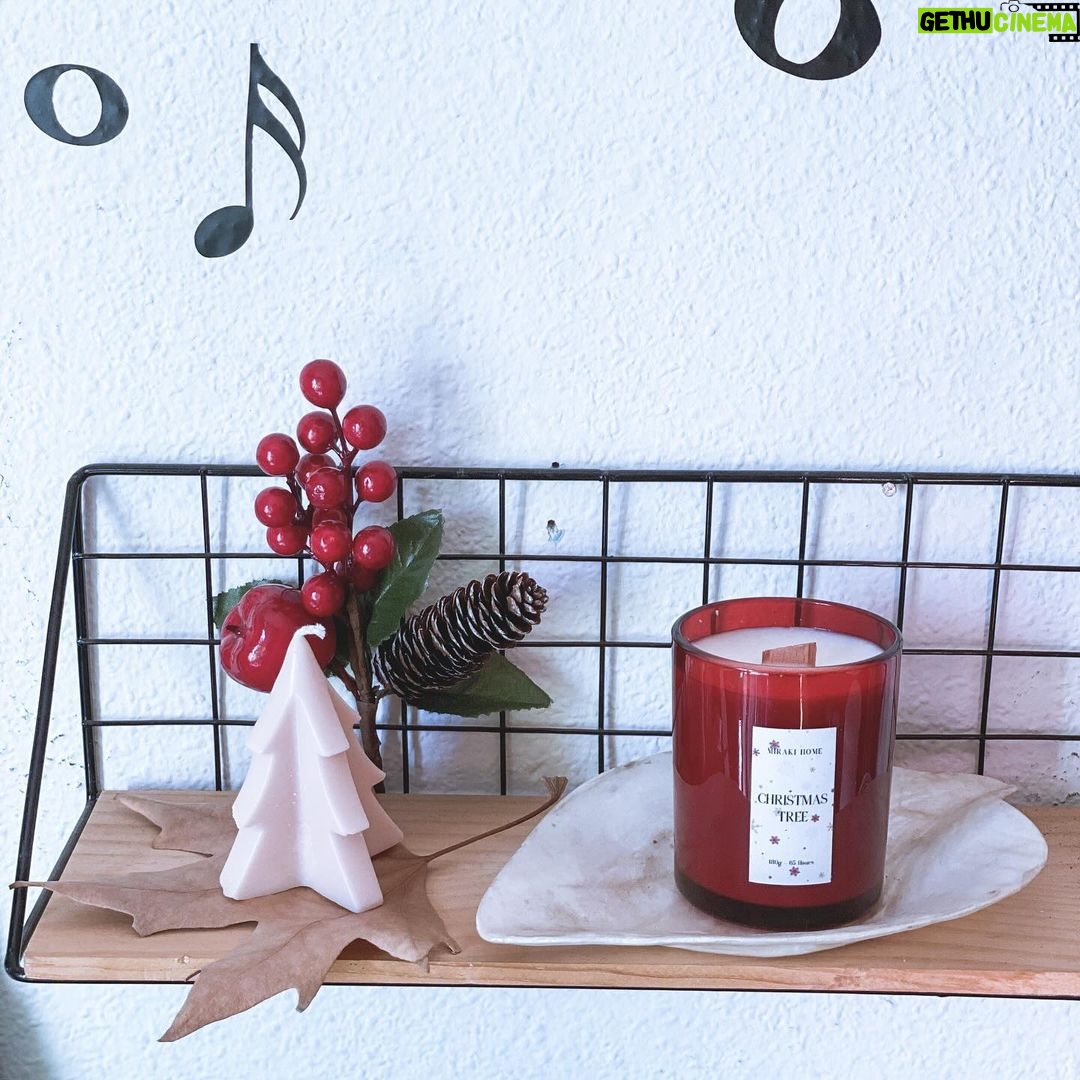 Carlos Nóbrega Instagram - Detalles festivos para una temporada única. 🌟⠀ 👑⠀ @mirakihome ⠀⠀ ⠀⠀ ⠀⠀ ⠀⠀ ⠀⠀ ⠀⠀ ⠀⠀ ⠀⠀ #Miraki #mirakihome #cnlive ⠀⠀ #FelizNavidad #DecoraciónNavideña⠀⠀ #navidad2023 #navidad #feliznavidad #happychristmas #decoraciondenavidad #decoracionnavideña #xmas #Christmas #adornosnavideños #reyesmagos