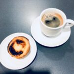 Carlos Nóbrega Instagram – Tuga’s mood! 😋 ⠀
⠀
⠀
⠀
⠀
#cafe #coffee #coffeehouse #coffeetime #pasteldenata #tuga #desayuno #pequenoalmoço #cnlive