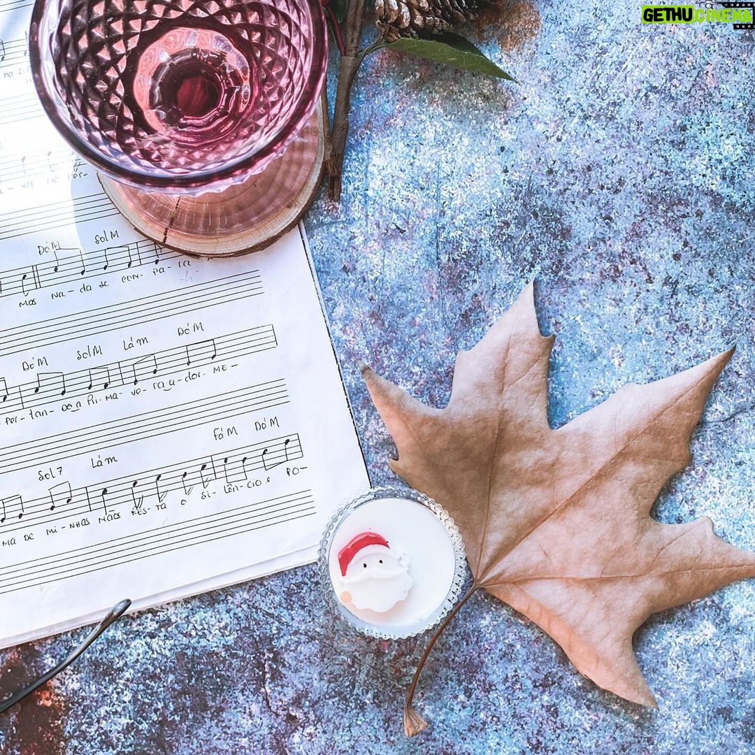 Carlos Nóbrega Instagram - Detalles festivos para una temporada única. 🌟⠀ Y que bien huele! ⠀ 🎅🏻⠀ @mirakihome ⠀ ⠀ ⠀ ⠀ ⠀ ⠀ ⠀ ⠀ #Miraki #mirakihome #cnlive ⠀ #FelizNavidad #DecoraciónNavideña⠀ #navidad2023 #navidad #feliznavidad #happychristmas #decoraciondenavidad #decoracionnavideña #xmas #Christmas #adornosnavideños