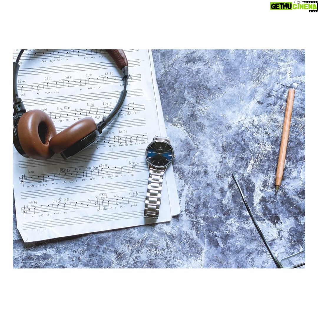 Carlos Nóbrega Instagram - More than a watch brand, Danish watchmaker, August Berg strives to make a positive difference in oneself and the lives of others, Like mine! 🎉⠀ ⠀ As Elegant as a man in @augustbergofficial ⠀ ⠀ 📌Clean, minimalistic and unpretentiously elegant: ⠀ Deep Blue Silver⠀ ⠀ There is something so simple & elegant about #AugustBerg ‘s Serenity line 🤍⠀ ⠀ ⠀ ⠀ ⠀ ⠀ ⠀ ⠀ ⠀ ⠀ #Otoño #look #autumn #moda #streetstyle #outfit #lifestyle #cnlive #heathlylife #mensstyle #Motivation #watches #relojes #relogios #watchesforhim #watchesforgentlemen #watchesfordays #watchesforstyle #watchesformenonsale⠀⠀⠀⠀ #watchesfordays #watches #cnlive #relojes #caballeros #men #style