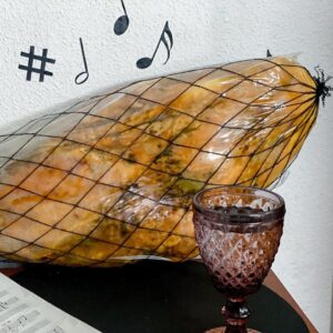 Carlos Nóbrega Instagram - Te imaginas poder disfrutar de este jamón en tu casa?⠀
⠀
— SORTEO FINALIZADO — Los ganadores son:⠀⠀
⠀⠀
1.  @figur70 ⠀
Certificado por ⠀
https://sweeps.easypromosapp.com/w/1155881⠀⠀
⠀⠀
¡Enhorabuena! Envía por favor un privado con tus datos de contacto y de envío para enviar a la marca que te enviará tu Regalo! ⠀⠀
Gracias a tod@s! 🍀⠀⠀
⠀
Hoy os traigo un súper sorteo de la mano de mis amigos de @lisardocastro 🥩 ya que ⠀⠀
👑👑👑 Los Reyes Magos nos han dejado este súper sorteo de regalo.⠀⠀
⠀⠀
📌Desde Lisardo Castro,  nacen piezas únicas y verdaderos deleites para el paladar como es el Jamón Inédito Lisardo Castro. @lisardocastro ⠀
Su aroma, textura y color transmiten la esencia más pura de sus esplendorosas y ricas bodegas naturales en Guijuelo, 🐽🌳⠀⠀
⠀⠀
🎁  Un jamón inédito @lisardocastro 📣📣⠀⠀
⠀
📝 Para participar tienes que:⠀⠀⠀
⠀⠀
🥩 Dar like ❤️ a esta publicación⠀⠀⠀
🥩Seguir a  @lisardocastro  y a mi cuenta @carlosdnobrega⠀⠀⠀
🥩Menciona a un amigo para invitarle a participar. ⠀⠀
Cuantos más amigos (diferentes y reales), más probabilidad de que te toque.⠀⠀
⠀⠀
📣📣📣 Cierro el sorteo el 21 de Enero a las 23h59min y diré el nombre del⠀⠀
ganador/a en stories y en este post el 23 de Enero! ⠀⠀
📌Los perfiles participantes que no cumplan los requisitos anteriores no entrarán en el sorteo.⠀⠀
Cuantas más veces participes más opciones tienes de que te toque. ¿A qué esperas?⠀⠀
⠀⠀
⚠️ Sorteo válido para Península España. ⠀⠀
⠀
⠀⠀
PD.⠀⠀
El jamón es considerado un producto ideal para incluir en una dieta sana y equilibrada 🍽 La presencia de vitaminas y minerales beneficiosas para el buen funcionamiento del sistema nervioso y el cerebro 🧠lo convierten un superalimento ❣️ que no debe faltar en casa.⠀⠀
⠀⠀
#iberico  #embutidos #paletaiberica #spanishfood #lisardocastro ⠀⠀
#diadelembutido  #jamon #jamoniberico  #embutido  #lomoiberico #jamon #embutido #carne #ibericos #ibericolover #cnlive  #jamon #nuestraesencia  #JamónIbérico #EmbutidosIbéricos #Jamonería⠀⠀
#sorteojamón  #SORTEO ##ReyesMagos2024 #SorteoReyesMagos