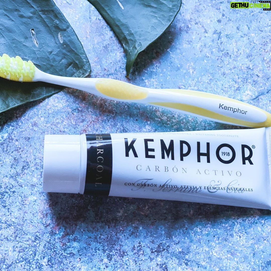 Carlos Nóbrega Instagram - No hay nada mejor para cuidar tus encías y dientes sensibles que una gran marca como @kemphoroficial ⠀ No hace falta deciros mucho más de la marca porque los que me seguís sabéis lo que me gusta todo lo que he probado de ella.⠀ ⠀ ⠀ ⠀ 🍃 Todo ... Aromas Naturales.⠀ Marcas de confianza, ⠀ 📍Shop⠀ kemphor.com⠀ ⠀ ⠀ ⠀ #kemphor #tooth #dentist #dentrifico #madeinspain #yomecuidoyotecuido #cuidadobucal #oralcare #kemphorsmile #sonrisaskemphor #proteccióndeencías #dientessensibles #saludbucodental #protectionofentries #sensitiveteeth #healthbucodental #cnlive