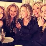Carole Richert Instagram - Janvier se passe…On y fête la féminité, l’amitié , le temps qui file, les amours, les désirs , un ange qui passe…🌟🌟🙏… et on boit du champagne ! voilà #etreensemble #setenirchaud #suivresabonneetoile