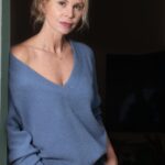 Carole Richert Instagram - Ma série bleue… Merci cher Christophe pour ton oeil bienveillant… Terminer l’année sous ton regard, c’est top, car l’hiver n’est pas forcément la saison idéale pour se faire tirer le portrait 😂, mais avec toi, tout passe , surtout la lumière 🤣 La vie en mieux! Merci 👏👏 @chlartigephoto
