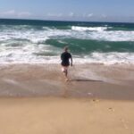 Carole Richert Instagram - Joie simple d’un week-end en famille #monpere #eternelenfant #passionocean #bondimanche