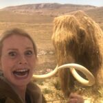 Carole Richert Instagram - Tiens tiens, je passe à la télé samedi soir, qu’on se le dise! Coupable? pas coupable? ça je ne le dis pas! rendez-vous sur @france3 @adrenalineproduction Une joie de retrouver l’amie christelleraynaldirector et @florencephilipponat à l’écriture #polar et merci à @elodievarletofficiel @samy_gharbi , so charming 😘