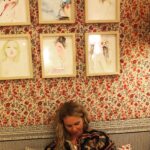 Carole Richert Instagram - C’est toujours un voyage d’entrer chez @antikbatik_paris et de croiser son inspirante et talentueuse créatrice, @gabriellacorteserioufol . Merci pour ce moment passé ensemble en compagnie de notre chère amie @cathymespoulede . Que du bonheur !