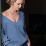 Carole Richert Instagram - Ma série bleue… Merci cher Christophe pour ton oeil bienveillant… Terminer l’année sous ton regard, c’est top, car l’hiver n’est pas forcément la saison idéale pour se faire tirer le portrait 😂, mais avec toi, tout passe , surtout la lumière 🤣 La vie en mieux! Merci 👏👏 @chlartigephoto