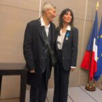 Carole Richert Instagram - Chevalière de l’Ordre du mérite 🌟…Hélène et son frère Vincent …Une émotion immense ! Hélène et sa mission pour que le regard des autres se tournent vers les personnes différentes qui ont tout à nous apprendre. Observer la joie d’un frère et d’une sœur qui ont rempli la mission d’ouvrir le cœur des autres. Merci à ma très chère amie d’être qui elle est ♥️ @helenemedigue @lesmaisonsdevincent #autisme