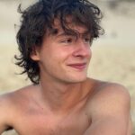 Carole Richert Instagram - Vincent photographié par Pauline… Une sœur, un frère, une complicité entre eux que j’aime tant… #frereetsoeur #jeunesse #cestlarentree #eteindien @vincentrlt @pauline_rlt
