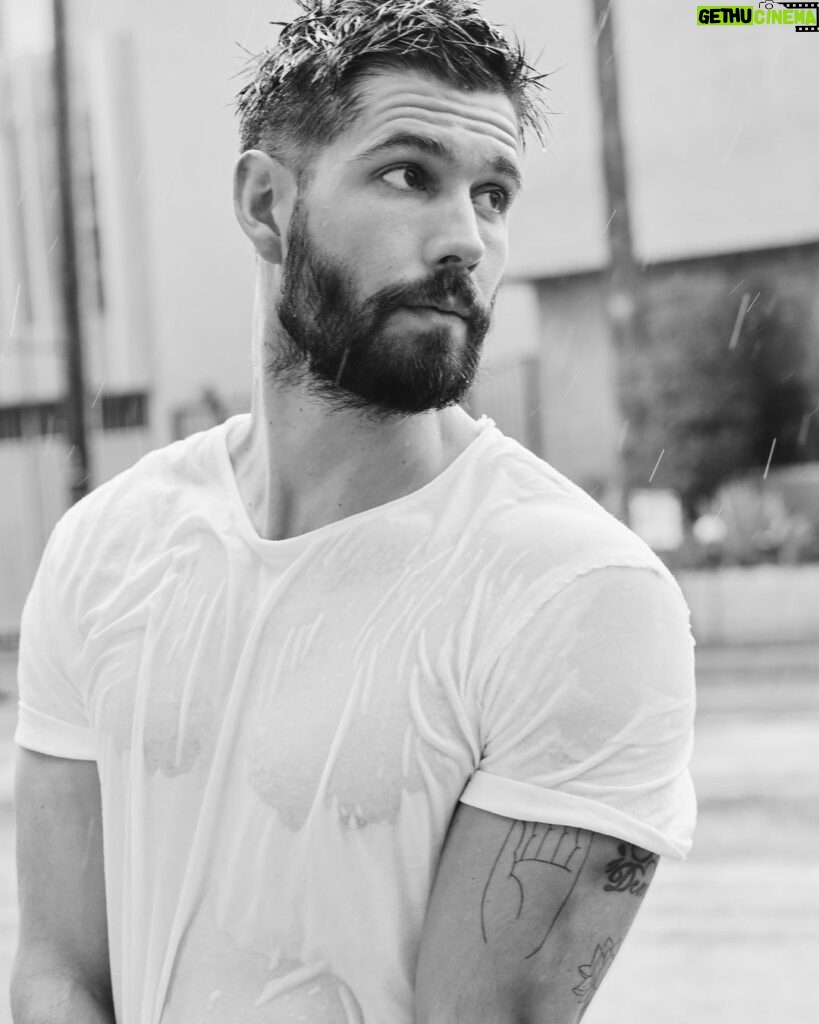 Casey Deidrick Instagram - When you find a really great sprinkler... 💦 ☔️ 📸: @katpage Styled by: @langy Grooming by: @chousner @bayvuegirl #thecw #cw