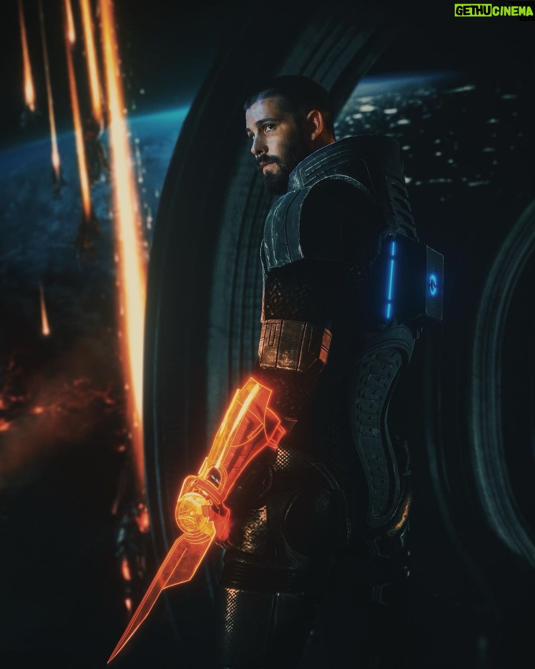 Casey Deidrick Instagram - Turned 35 today. Still dreaming. Still the biggest @masseffect fan on the planet. Sending love to everyone out there struggling and still getting out of bed everyday. Dawn of a new era - by @JustinWu DP @sandteaeggo Suit & VFX @vfxjenn Omniblade @gvengivarr AD & BTS @juanjosela SPFX Make-Up @angelaleemakeup Key Grip @vitalson_n Gaffer @neon_criminal Swing @mood.webm PA @vann.ferderber Camera @canoncanada Studio @2DHouse @d.dvir @jhuze1988 #masseffect @amazonstudios