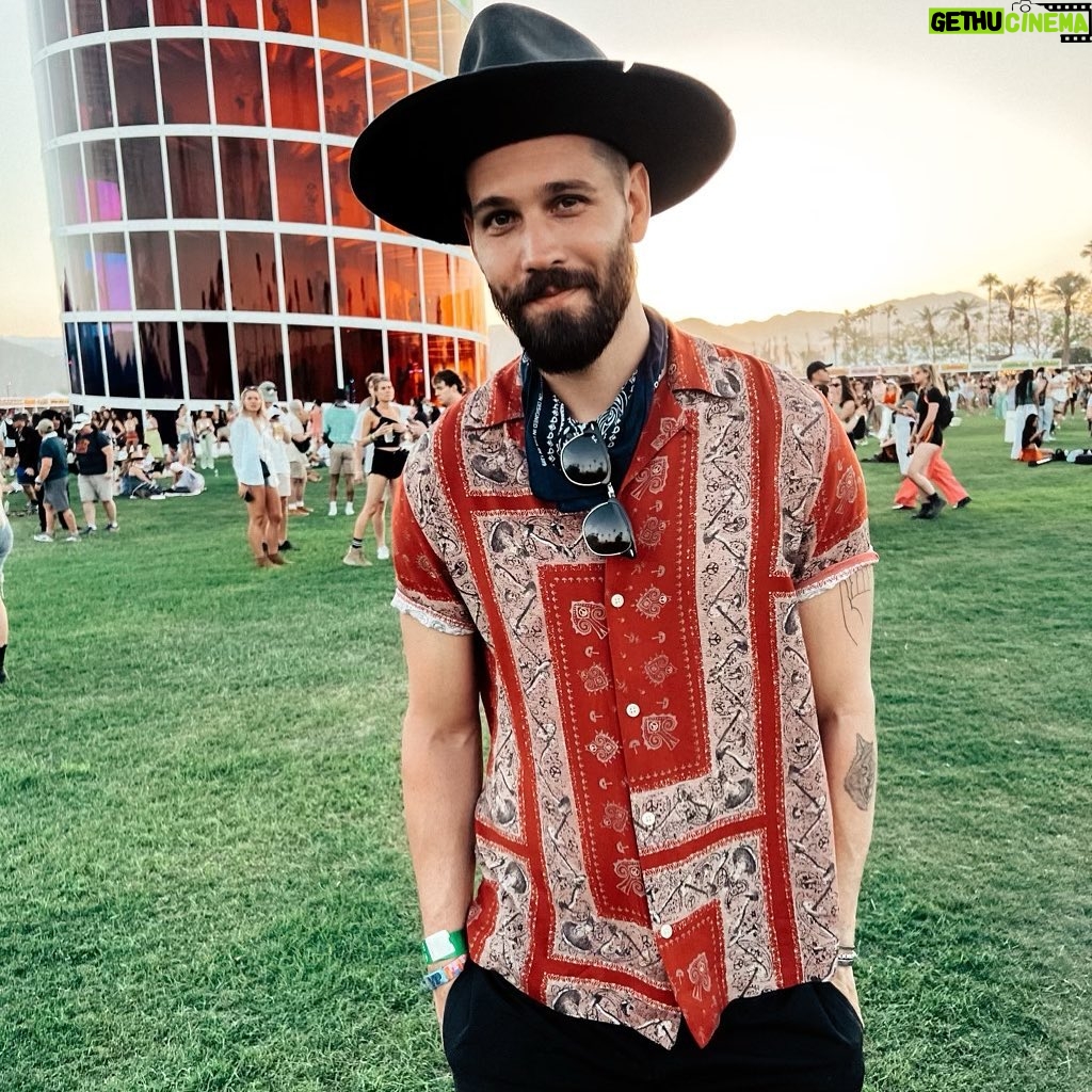 Casey Deidrick Instagram - Don’t let this picture fool you, I had several panic attacks on the way in #coachella