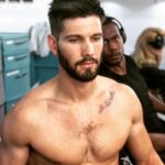Casey Deidrick Instagram - I meditate everyday. Like today for example, I’m meditating on how I’m going to crush 17 pizzas after this last shirtless scene🤷🏽‍♂️🧘🏽‍♂️ #wrapped #paleolife thanks for the tan @jedimaster34