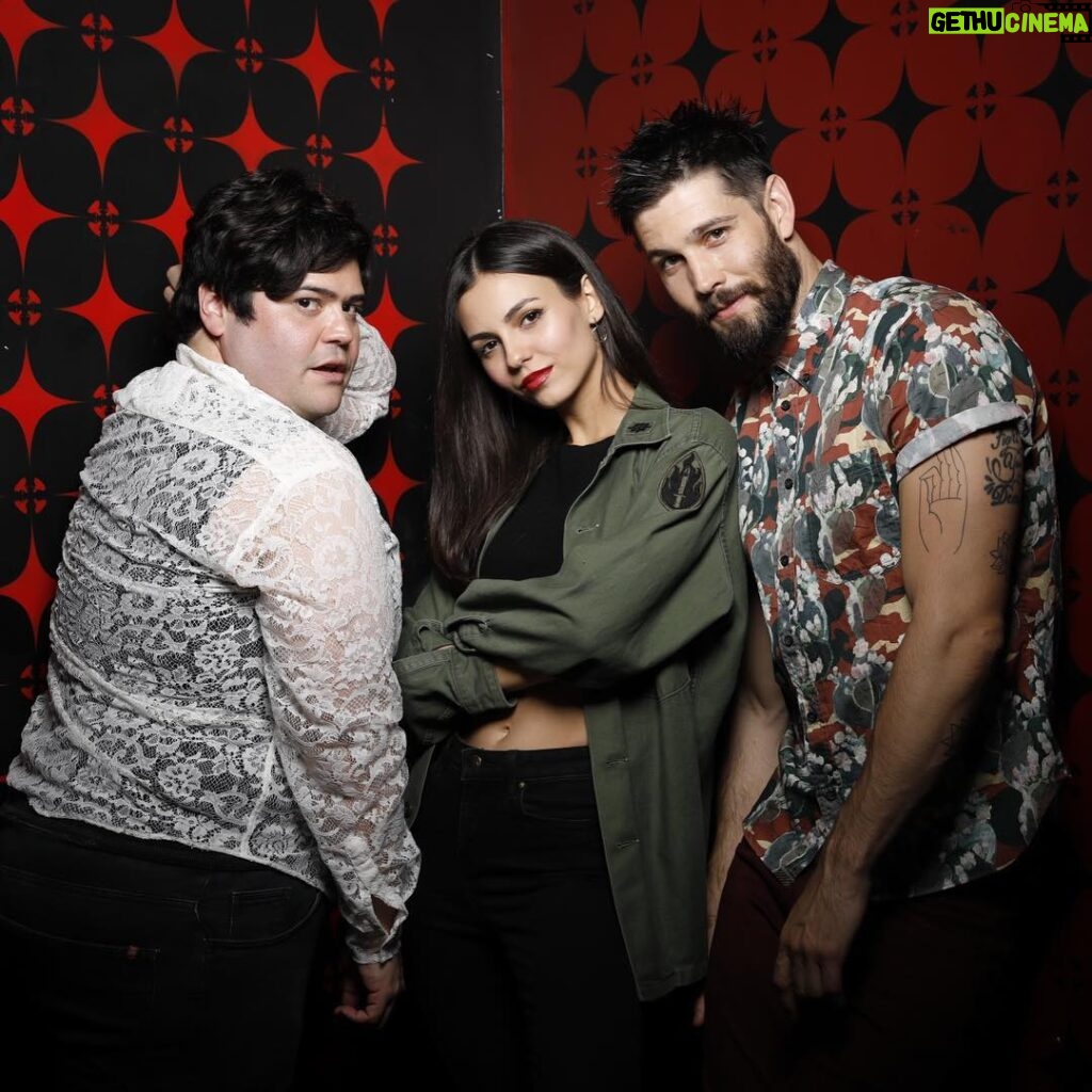 Casey Deidrick Instagram - Eye Shadows...What We Do in the Candy? ...I don’t know, we’ll figure it out🤷🏻‍♂️ @harveyguillen crushes it in @theshadowsfx @victoriajustice Photo by @ianspanier #TeamGuillermo styled by @langygang #whatwedointheshadows #mtv #eyecandy #mtveyecandy