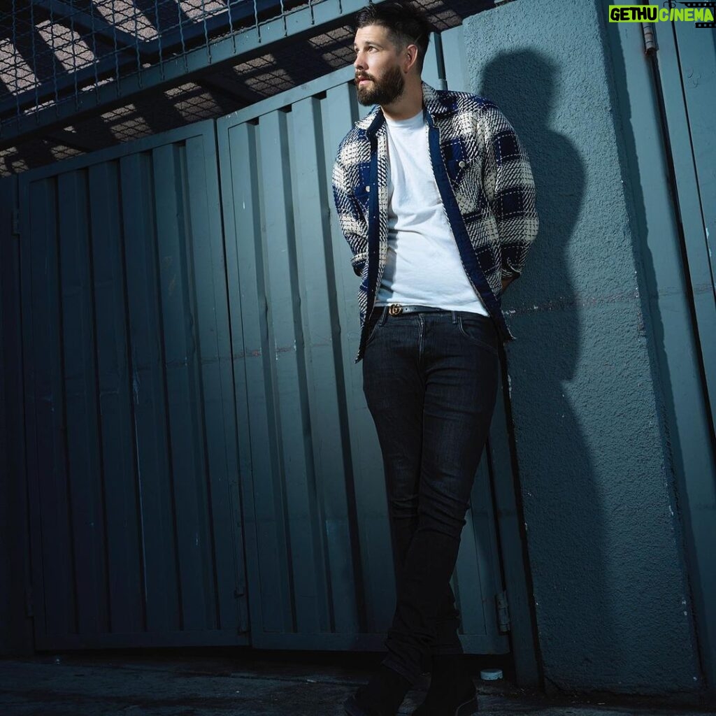 Casey Deidrick Instagram - Just over here praying this UFO takes me with them 🛸 📸: I got to shoot with the very talented @hrodriguezphotos thank you for spending the day with me and sharing your kindness🙏🏻 💇🏽‍♂: @josephchase