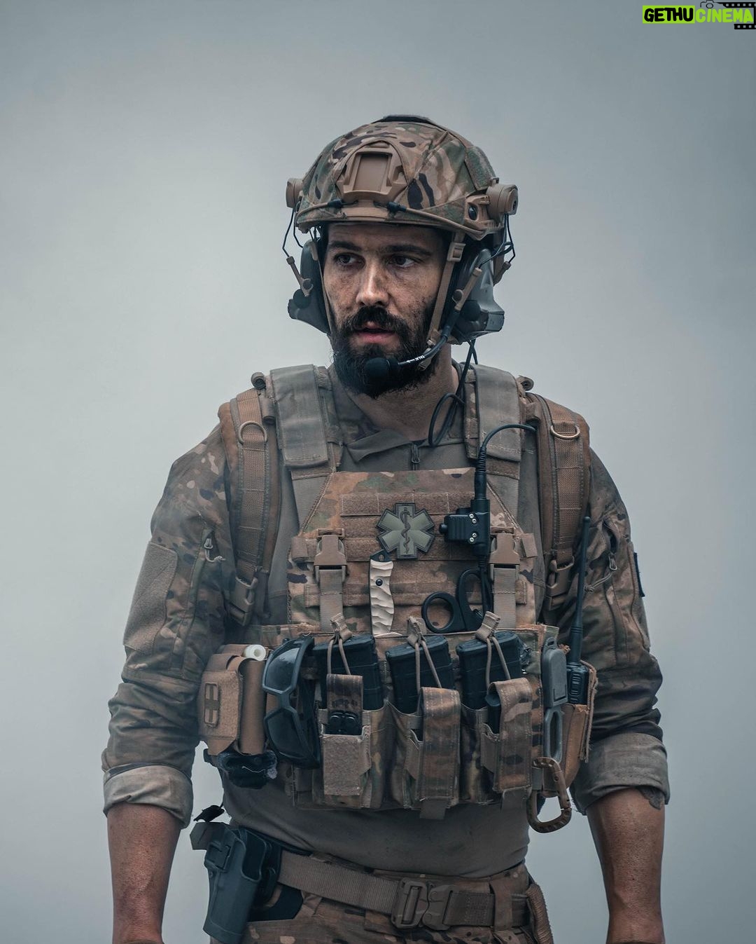 Casey Deidrick Instagram - 🫡 Big thank you to frog man 🐸@ianschinelli for teaching me your ways and training me. I have so much respect for our military. 📸: @standwatchconcepts