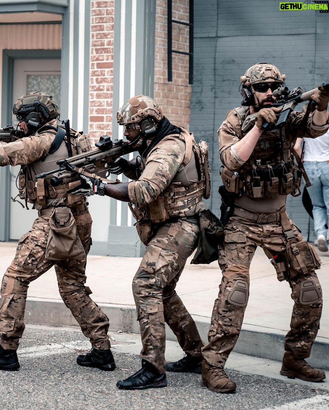Casey Deidrick Instagram - 🫡 Big thank you to frog man 🐸@ianschinelli for teaching me your ways and training me. I have so much respect for our military. 📸: @standwatchconcepts