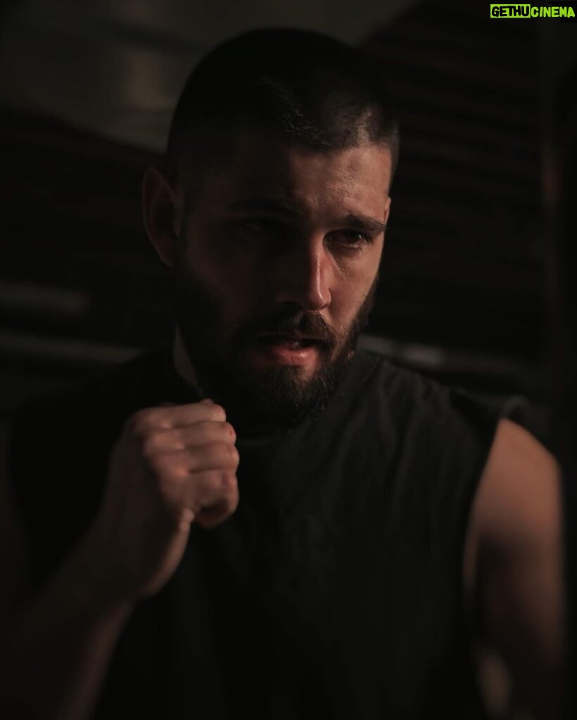 Casey Deidrick Instagram - Getting ready for my fight with Jake Paul.. Down and Out - by @justinwu Dp @sandteaeggo SFX Make-up @angelaleemakeup Location @hardknocksboxingclub Toronto, Ontario