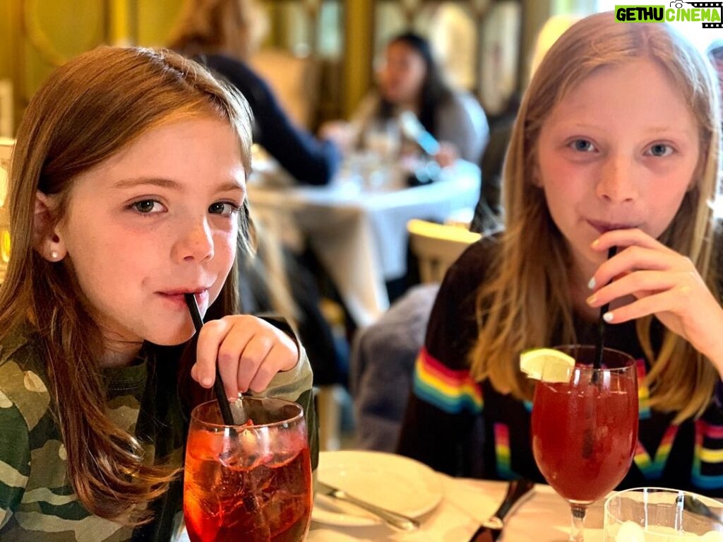 Casey Patterson Instagram - Sunday funday with the Godgirlies 👯‍♀️ We’re now ladies who lunch 🍰💕 BG Cafe at Bergdorf Goodman