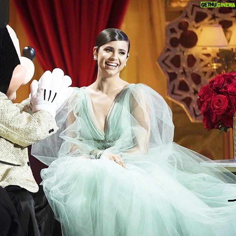 Casey Patterson Instagram - THIS beauty 👏🏻👏🏻👏🏻👏🏻 @sofiacarson will HOST The 2019 Radio #disney Music Celebration! JUNE 16 LIVE! #ARDYS #prettylittleliars #decendants3 #sofiacarson