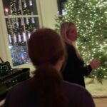 Casey Patterson Instagram - Holiday PSA❗️❄️🌲 Elegant little gatherings can go ass-up quick folks. Be safe out there 🎄🎅🏻❄️🌲🥂👯‍♀️💋 Hotel Motel Holiday Inn!