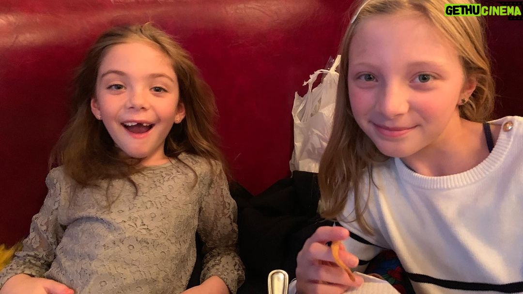Casey Patterson Instagram - LIFE! Thankful for #balthazar and God Girlies 🦃💋♥️♥️ We’re missing one though... @duplantisjulia 💋❤️