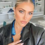 Cassandra Scerbo Instagram - MDW💙 what are your holiday weekend plans?!