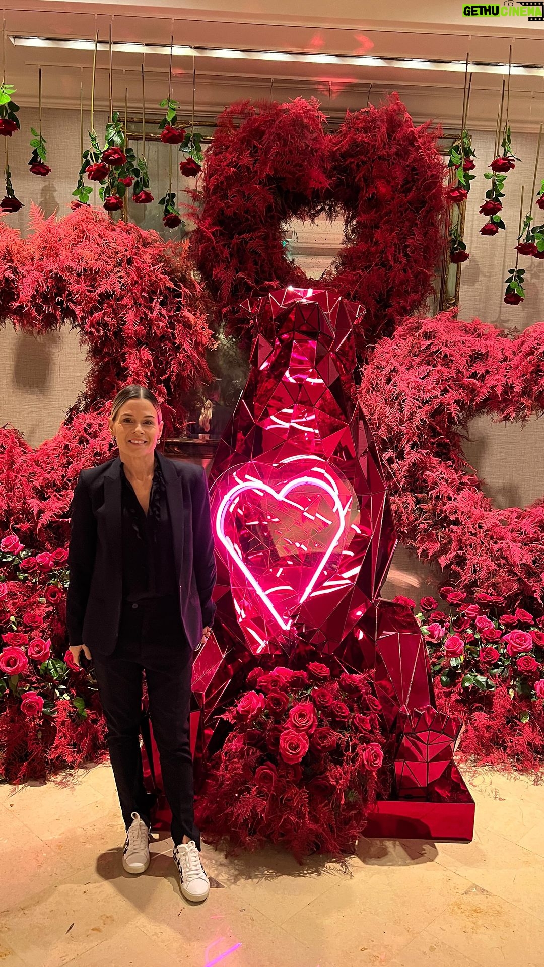Cat Cora Instagram - In case nobody told you today, you’re special. Wishing you lots of LOVE, every day of the year ❤️ #youarespecial #youareloved #yearoflove