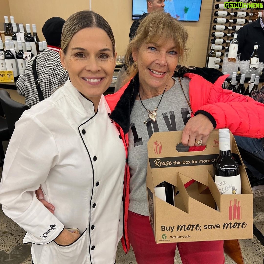 Cat Cora Instagram - It’s always so special to me when I get a chance to meet and speak with all of you! Cheers to a year full of love and #AlcoholFreeFebruary with @handonheartwine ❤️🍷 #handonheartwine #nonalcoholicwine #handonheart #fullofheart #notalcohol #californiaWines #nonalcoholicwine #nonalcoholic #alcoholremoved #chef #femalechef #cheflife #IC3 @pavilions #pavilionslagunaniguel