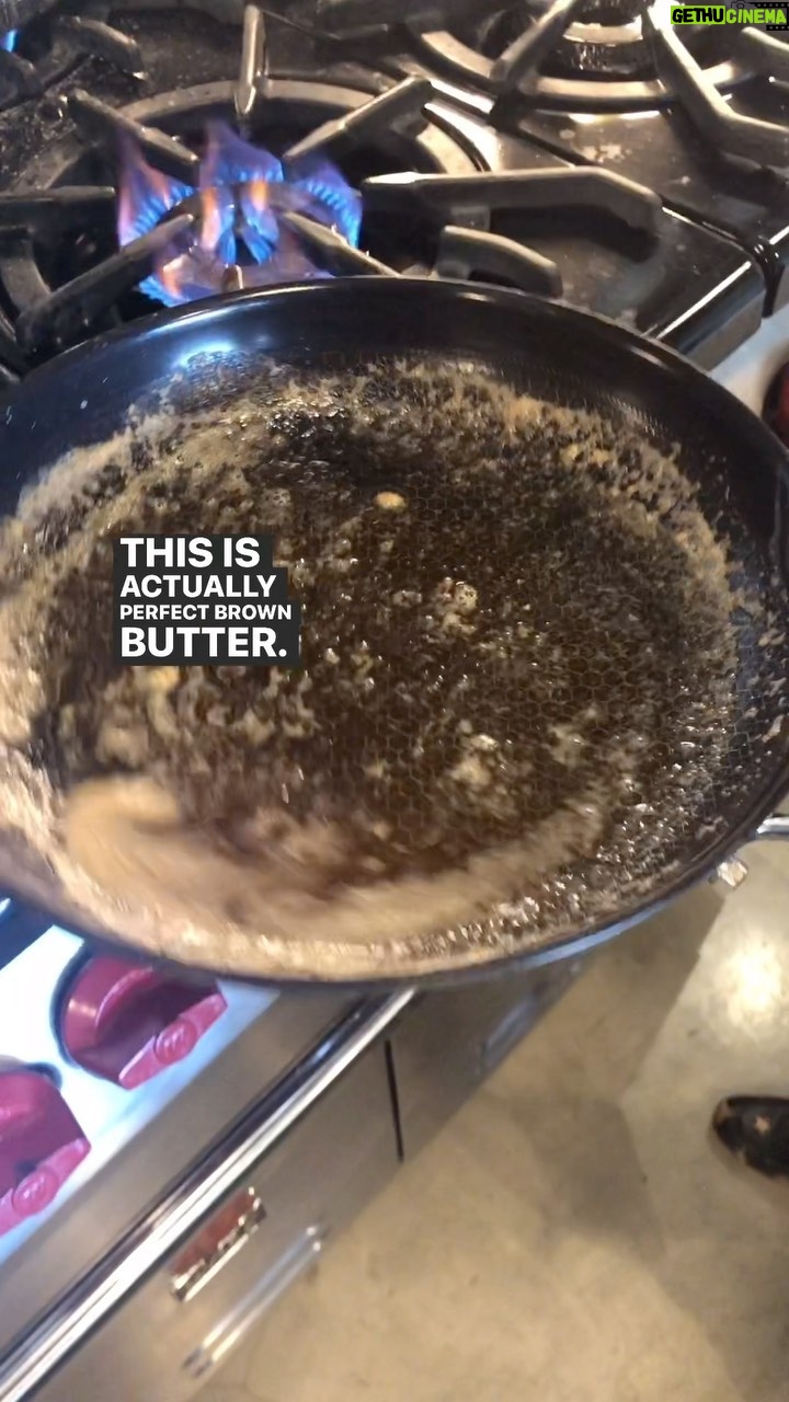 Cat Cora Instagram - Now THIS is perfectly browned butter, and let me tell you it smells delicious 😍 The perfect addition to your Thanksgiving recipes! #IC3 #cheflife #femalechef #brownedbutter #protip