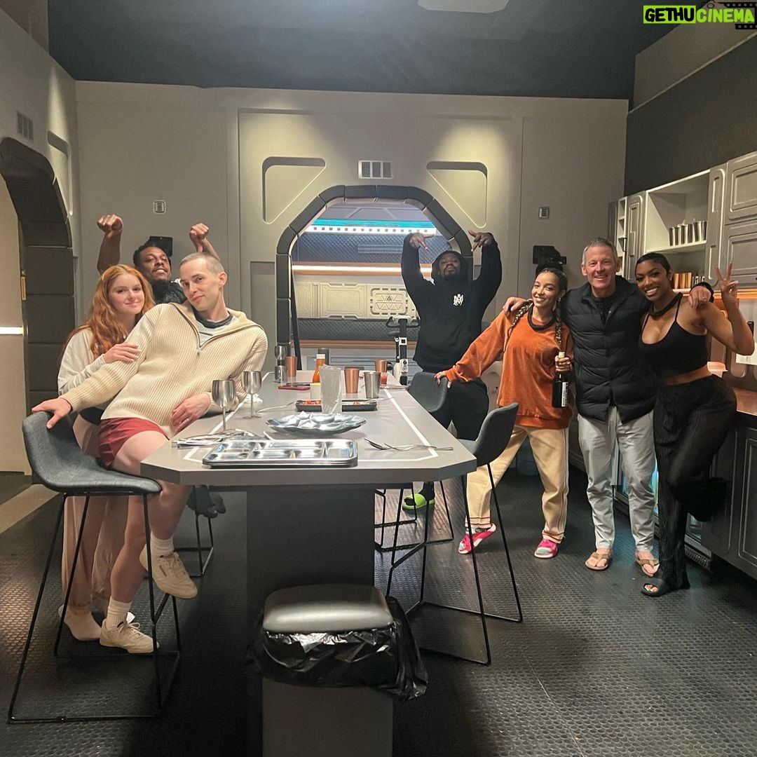 Cat Cora - 0.9K Likes - 👩🏻🚀 A little peak at life in the HAB on Mars! #StarsonMars @realityclubfox @foxtv
@adaripp #rondarousey @tinashenow @beastmode @arielwinter @paulpierce @porsha4real @richtercommaandy @lancearmstrong
