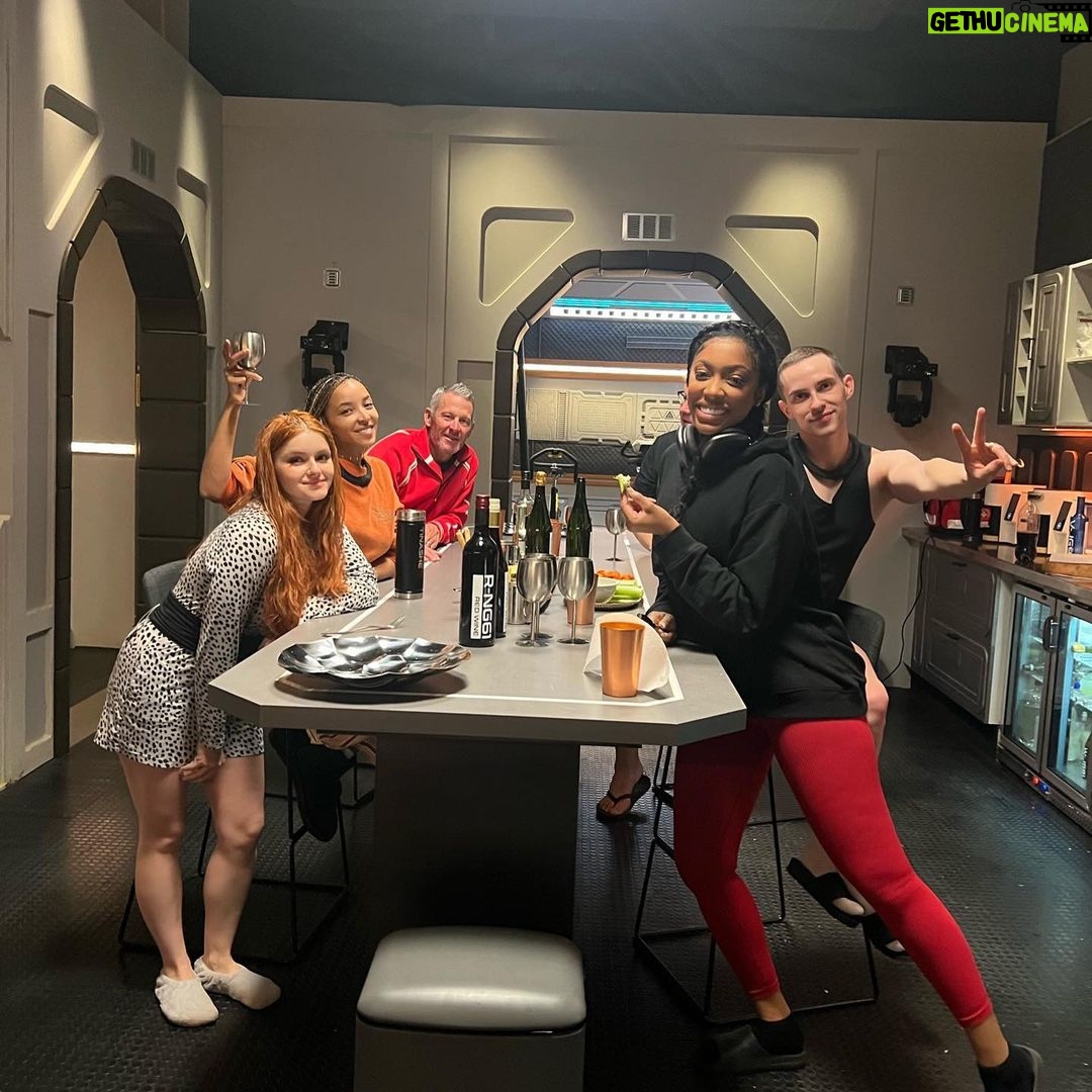 Cat Cora - 0.9K Likes - 👩🏻🚀 A little peak at life in the HAB on Mars! #StarsonMars @realityclubfox @foxtv
@adaripp #rondarousey @tinashenow @beastmode @arielwinter @paulpierce @porsha4real @richtercommaandy @lancearmstrong